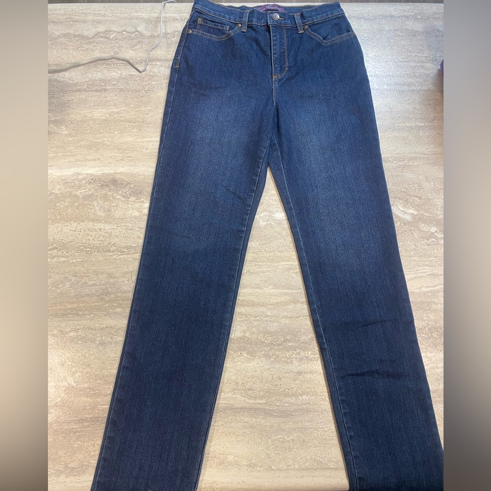 Gloria Vanderbilt Amanda Women’s Size 8 Classic Straight Leg Blue Jeans